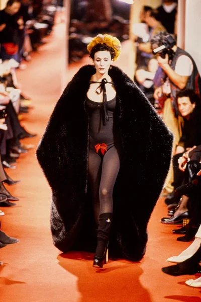 Look 25